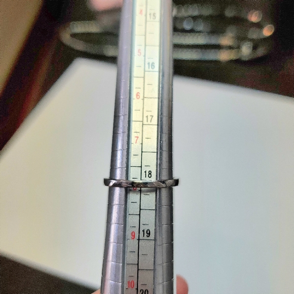 Sterling silver ring size 8.5 - Picture 8 of 8